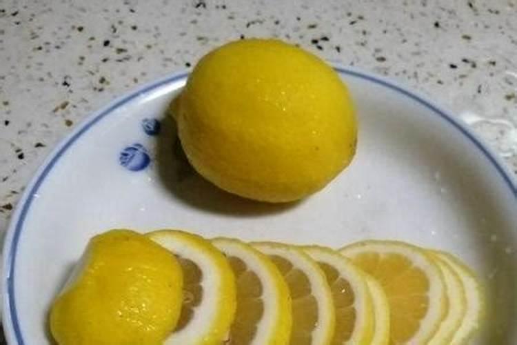 柠檬树需要施什么肥料？