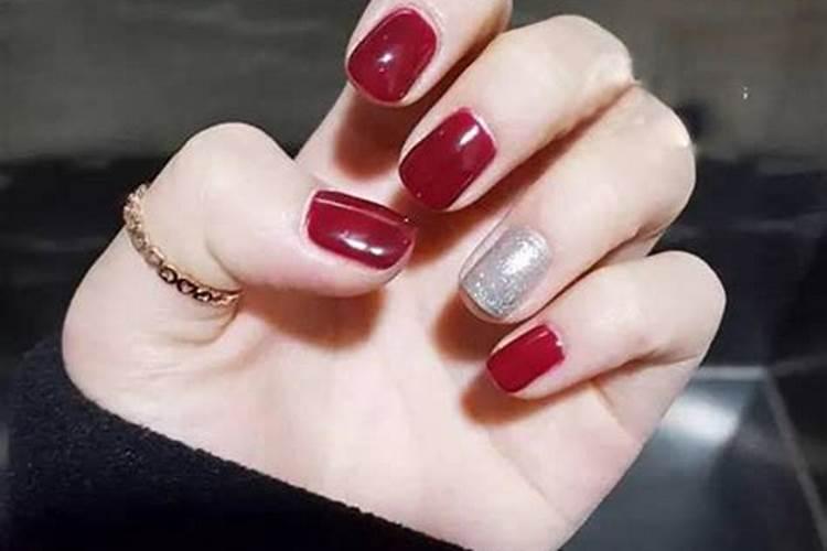 摘完桃子后桃树怎么管理(桃树摘果后喷药施肥管理技术)