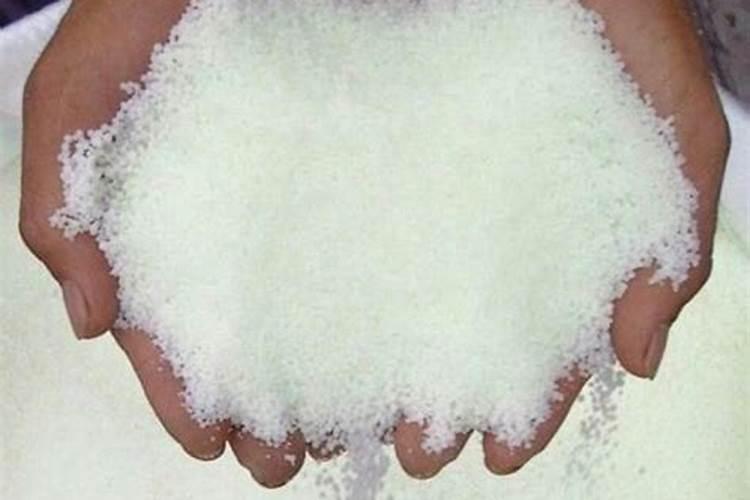 油癸什么时候浇水最好？