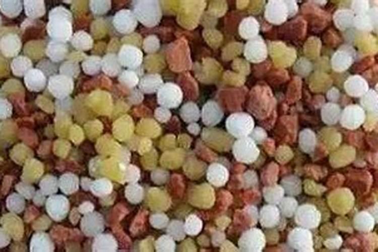 为什么要在葡萄生长的中后期使用钾肥？