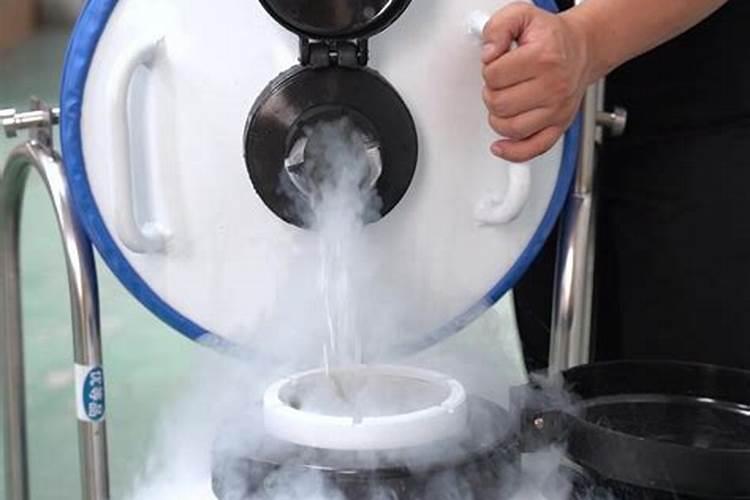 液氮沸点196度能制作氮肥吗？