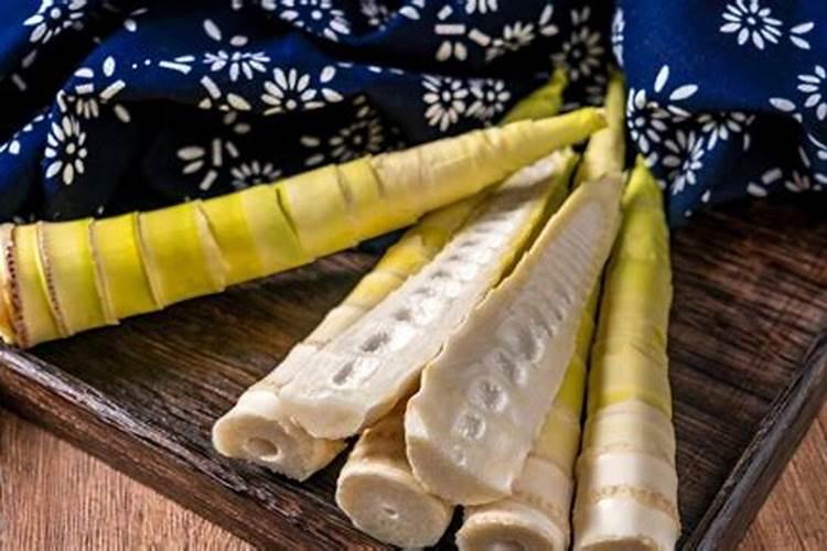 每100克西红柿含有哪些营养成分？