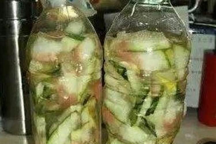 亲们,水仙开完花!要埋到土里!能在土低放一些果皮等当肥料吗？？