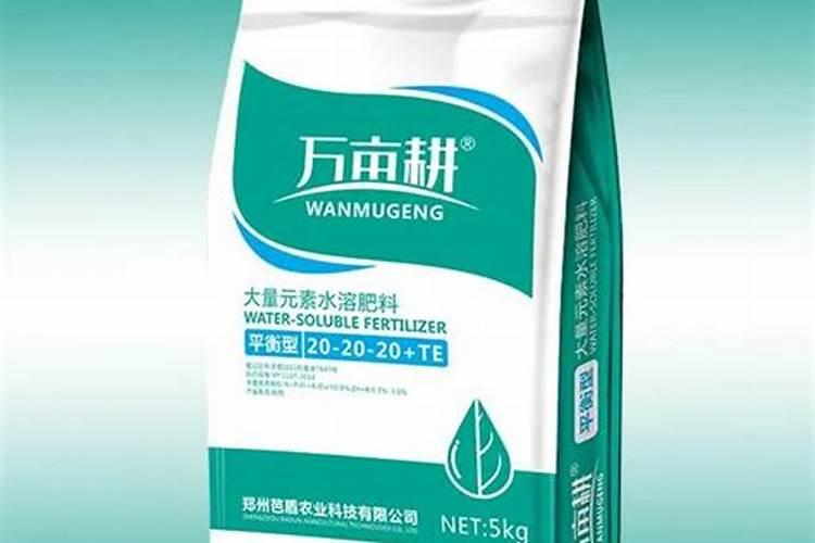 给50年的红松施肥用什么肥料最好每一棵树施多少肥？