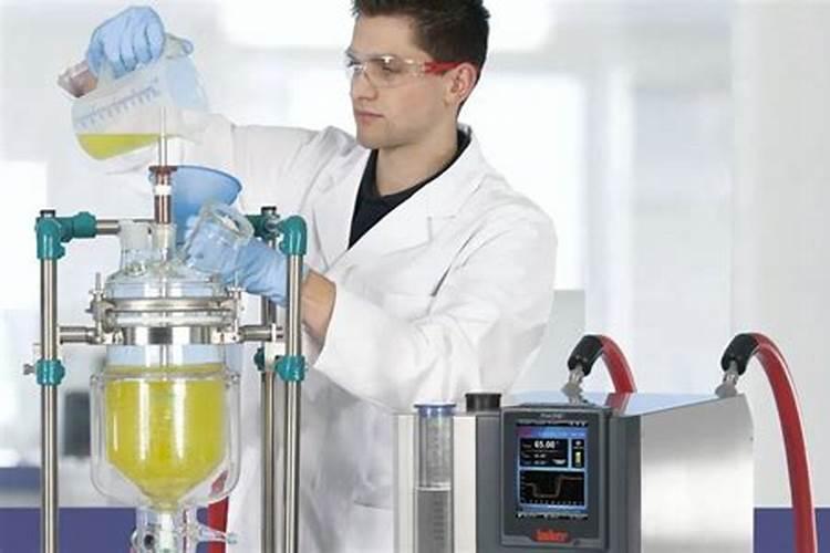 怎样识别氯化铵肥和尿素 氯化铵肥和尿素有何区别呢