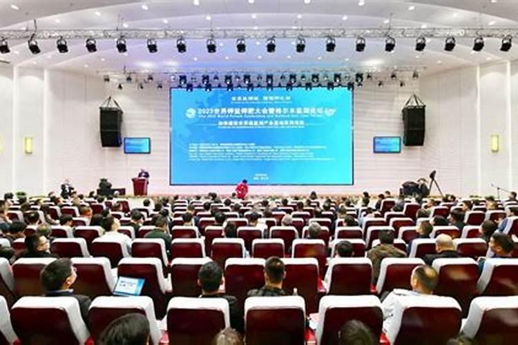 中国五矿收购并重组亏损中的盐湖集团,将提高盐湖基地的开发利用率!百 ...