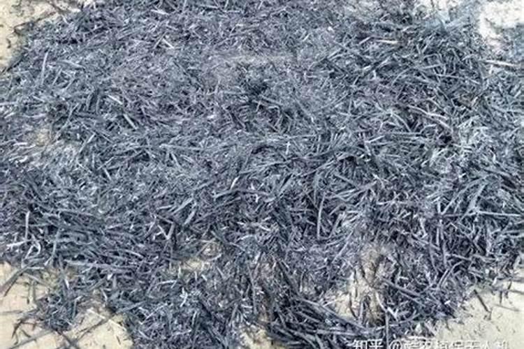 撒过草木灰之后可以加肥料吗？