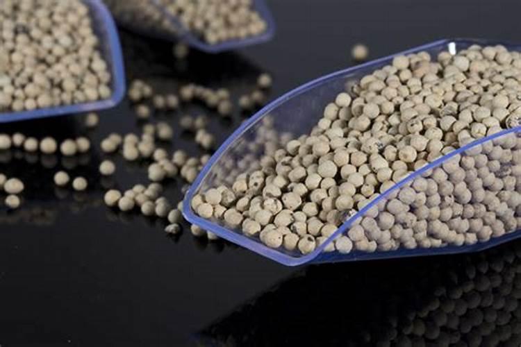 西红柿膨果用硝酸钾应该用多少？西红柿有溃疡病可以用硝酸钾冲施膨果吗...