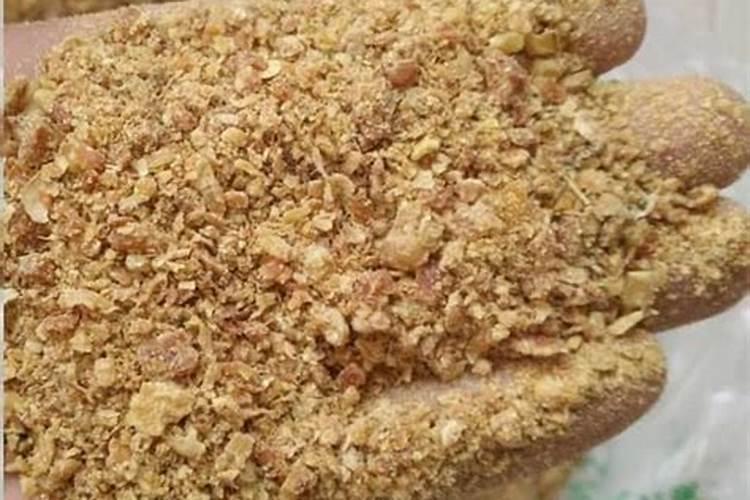 腐的芝麻饼渣沤制饼肥水,加多少水沤制？施肥的时候取其清液稀释多少倍...
