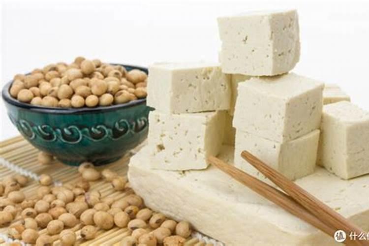 老年人吃豆制品益处多,可降低患“三高”的风险