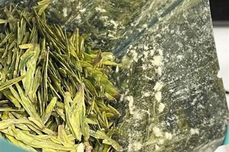 请问这是龙井茶毫还是发霉了啊？