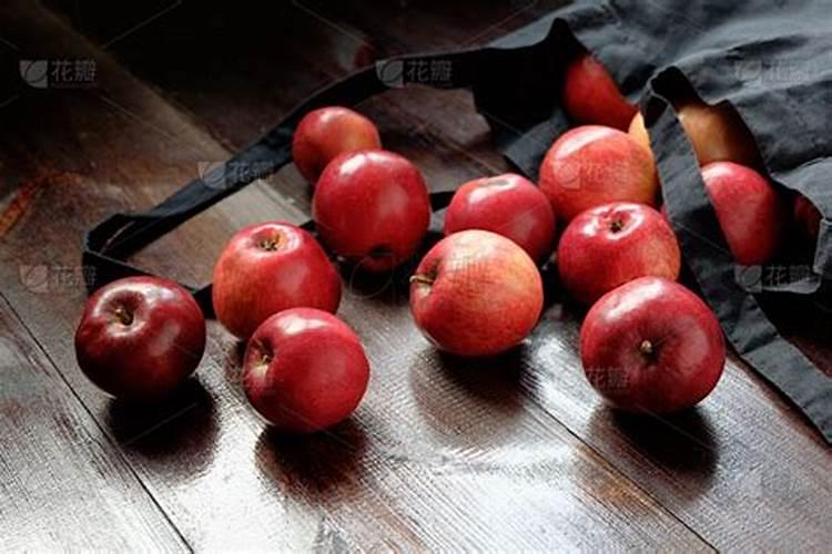 老师好,苹果刚摘掉袋子,连续下了一周雨,上不了色咋办？