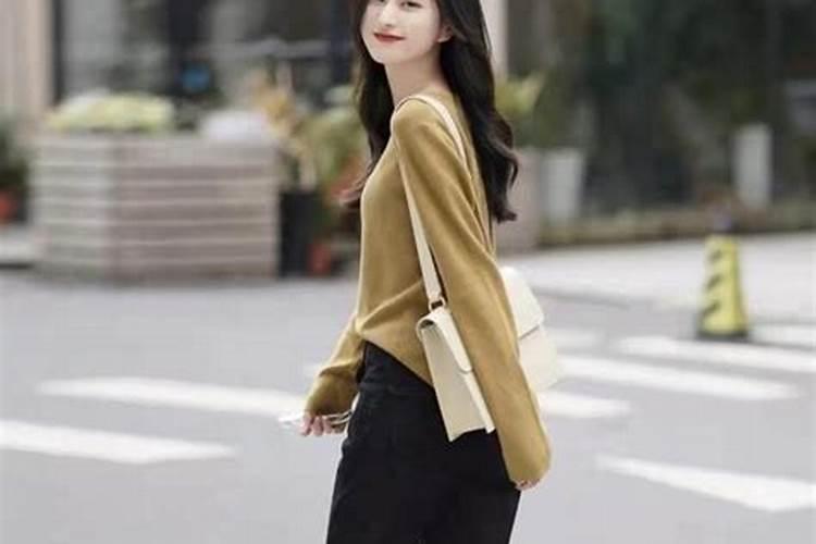 黑色肥腿裤子搭配什么鞋？