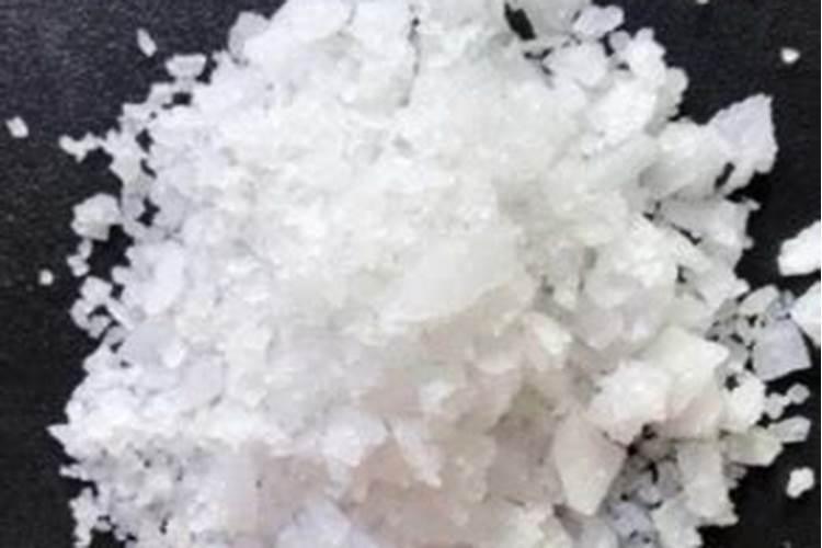 甲酸钾是固体好还是液体好？