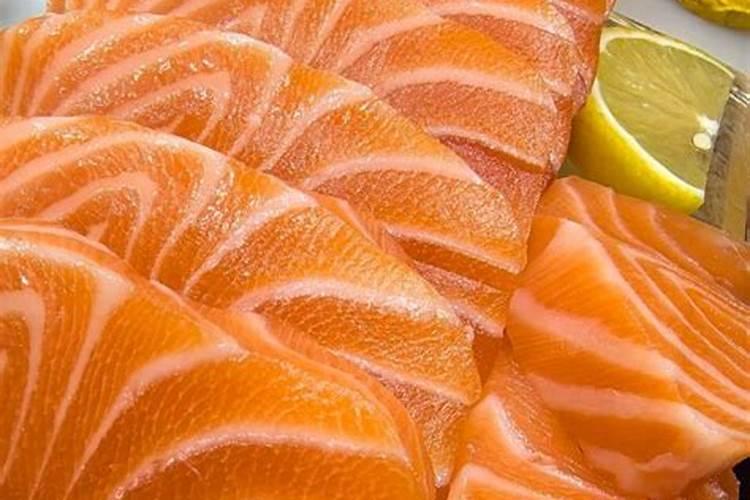 鲑龟鱼蛋白是什么颜色的？